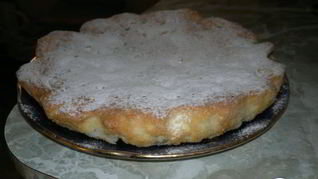 Шарлотка с виноградом