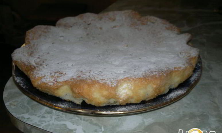 Рецепт шарлотки с виноградом