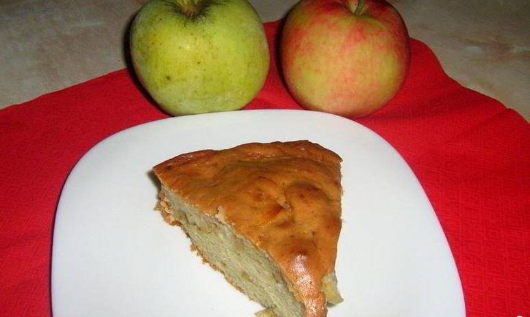 Рецепт шарлотки с яблоками без миксера