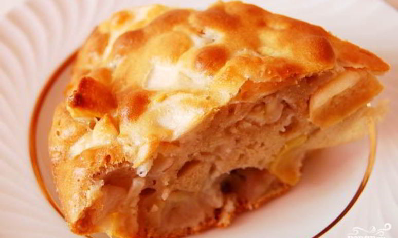 Рецепт шарлотки с яблоками на сковороде