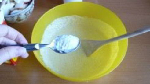 шарлотка с яблоками на сметане