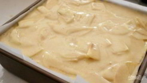 шарлотка с яблоком