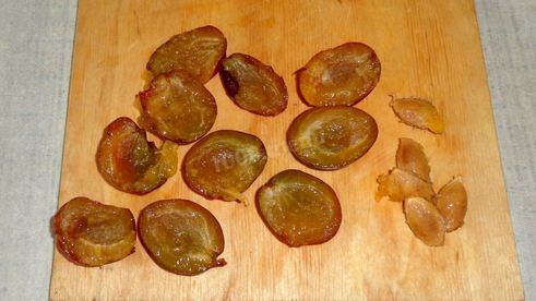 шарлотка со сливами