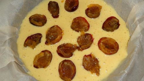 шарлотка со сливами