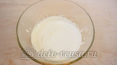 шарлотка со взбитыми сливками