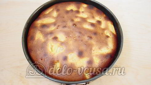 шарлотка со взбитыми сливками