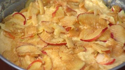 яблочная шарлотка на сидре