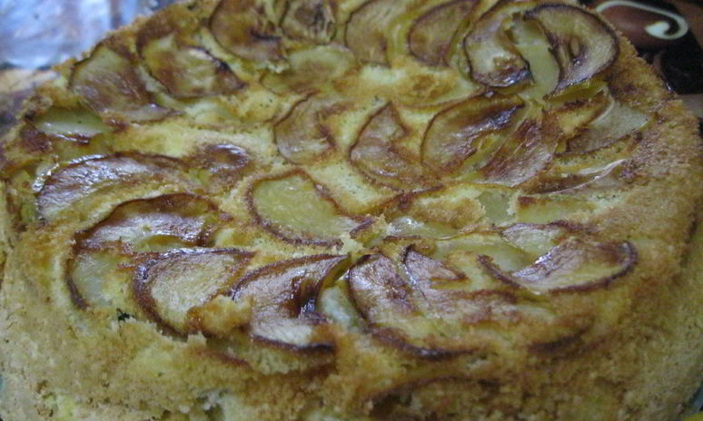 Рецепт яблочной шарлотки с кукурузной мукой