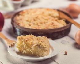 Яблочная шарлотка с майонезом