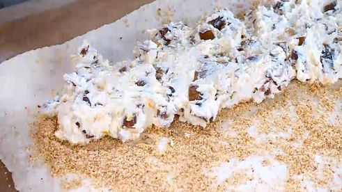 быстрый штрудель с финиками и орехами