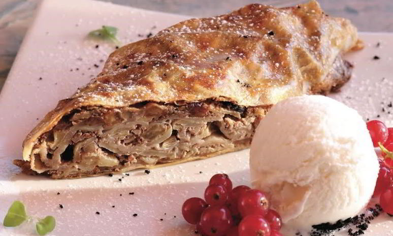 Рецепт быстрого яблочного штруделя из лаваша