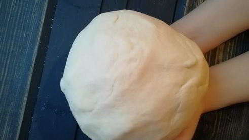 легкий штрудель с вишней и миндалем