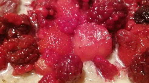 легкий штрудель с вишней и миндалем