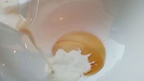 легкий штрудель с вишней и миндалем