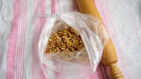 рождественский яблочный штрудель с орехами и сухофруктами