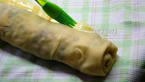 рождественский яблочный штрудель с орехами и сухофруктами