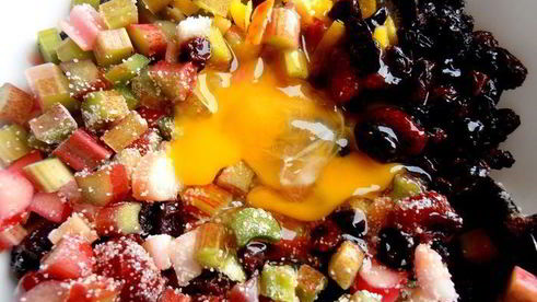 штрудель из ревеня и изюма