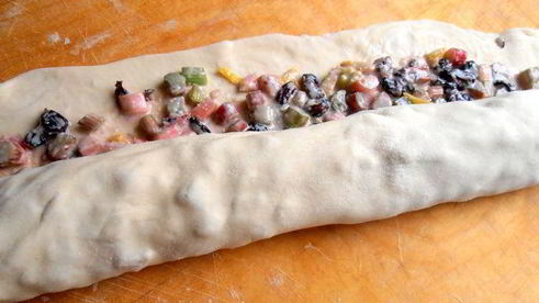 штрудель из ревеня и изюма