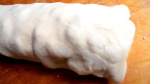 штрудель из ревеня и изюма