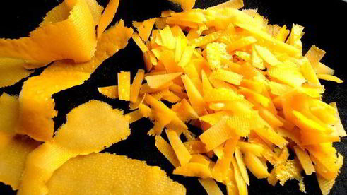 штрудель из ревеня и изюма