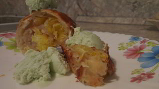 Штрудель с бананом и мандаринами