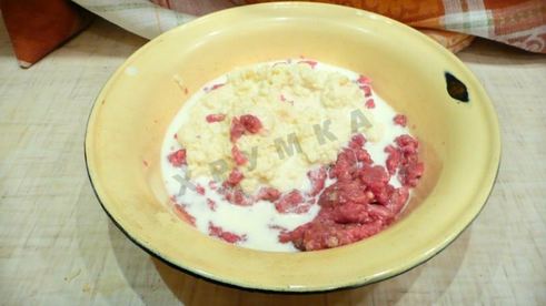 штрудель с мясом из слоеного теста