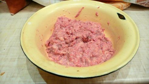 штрудель с мясом из слоеного теста