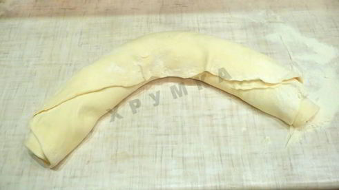 штрудель с мясом из слоеного теста