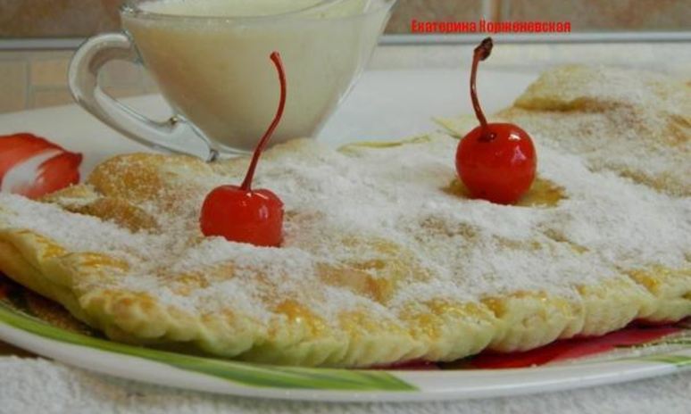 Рецепт штруделя с вишней и ванильным соусом