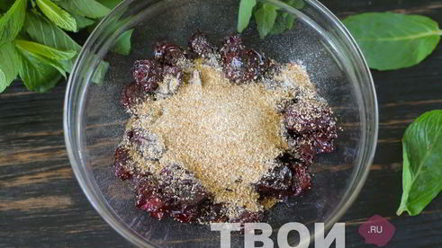 штрудель с вишней