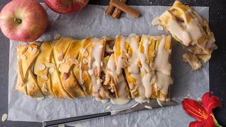 Штрудель с яблоками и корицей