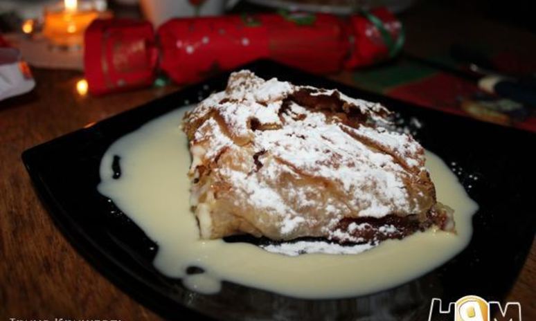 Рецепт штруделя с яблоком и корицей под кремом англес