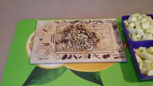 штрудель яблочный классический из слоеного теста