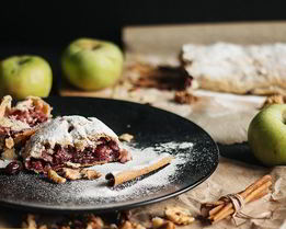 Вишневый штрудель из готового теста