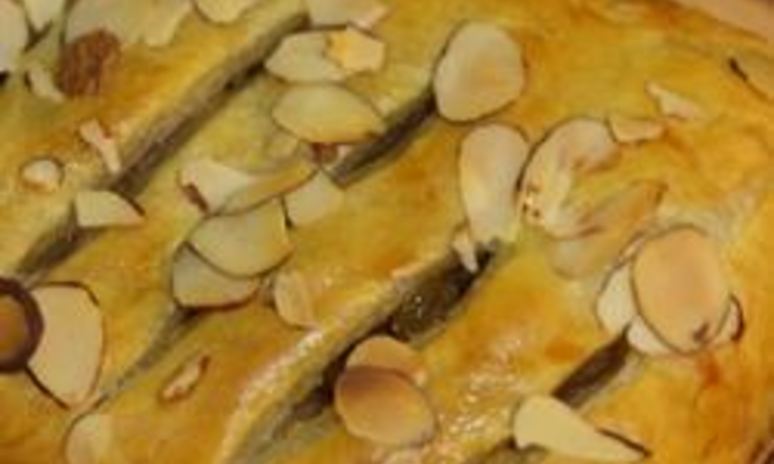 Рецепт яблочного штруделя из готового слоеного теста