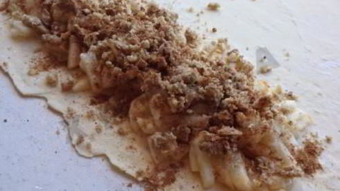 яблочный штрудель с кислыми яблоками