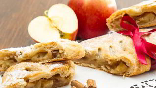 Яблочный штрудель с миндалем