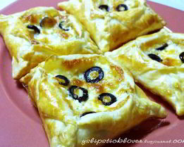 Слоеные конвертики 4 сыра