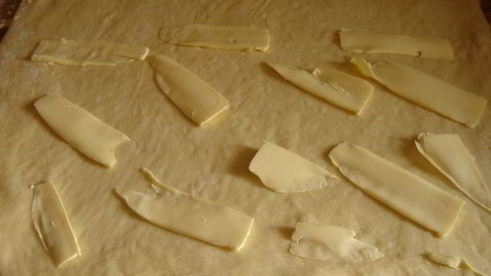 слойки-маковки, круассаны, пеновани и все из слоено-дрожжевого теста