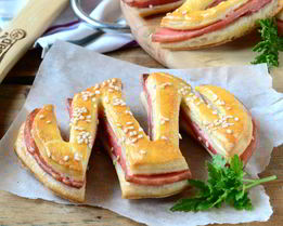 Слойки с колбасой Зигзаг