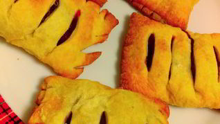 Слойки с тыквой, яблоками и корицей