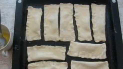 слойки со сгущенкой