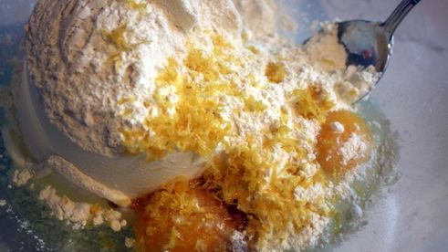 сырники из творога с изюмом