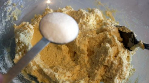 сырники из творога с изюмом