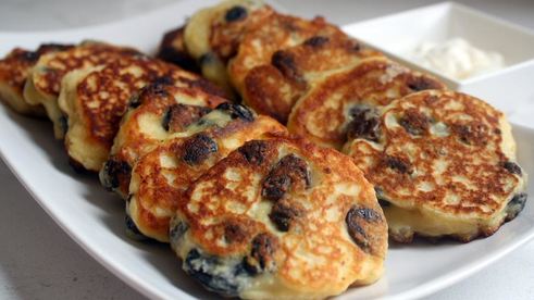 сырники из творога с изюмом