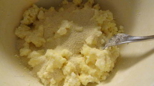 сырники по-восточному с ягодами годжи и корицей