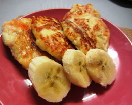 Сырники с бананом, курагой и ванильным сахаром