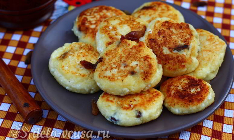Рецепт сырников с изюмом и манкой