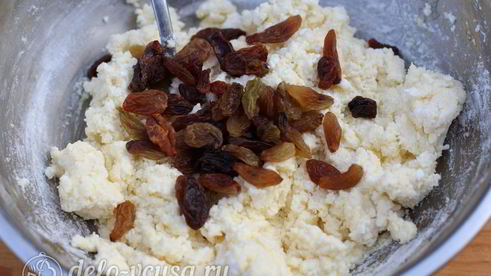 сырники с изюмом и манкой