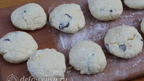 сырники с изюмом и манкой